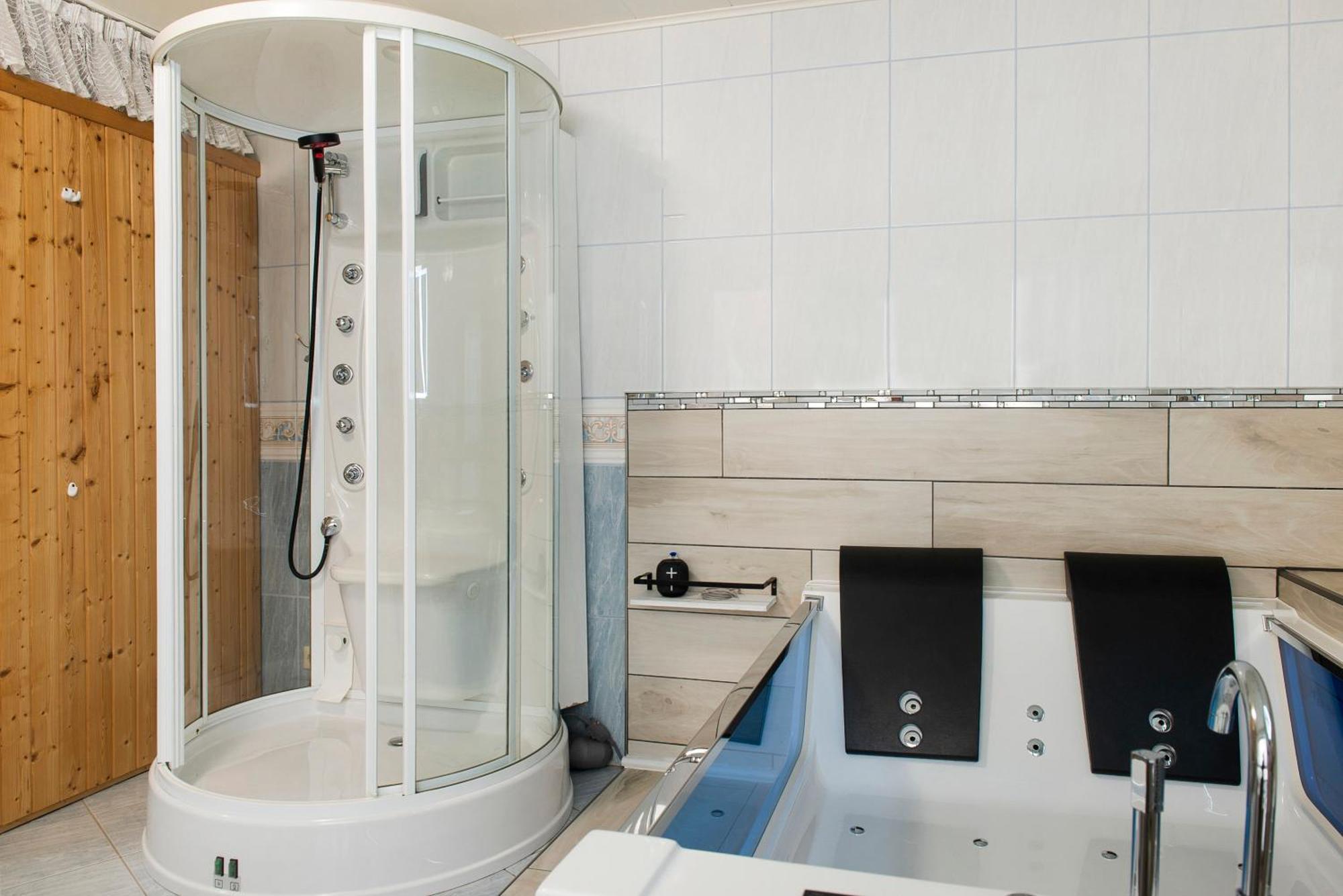 Spawo Mit Sauna Und Whirpool Pfullendorf Exterior photo